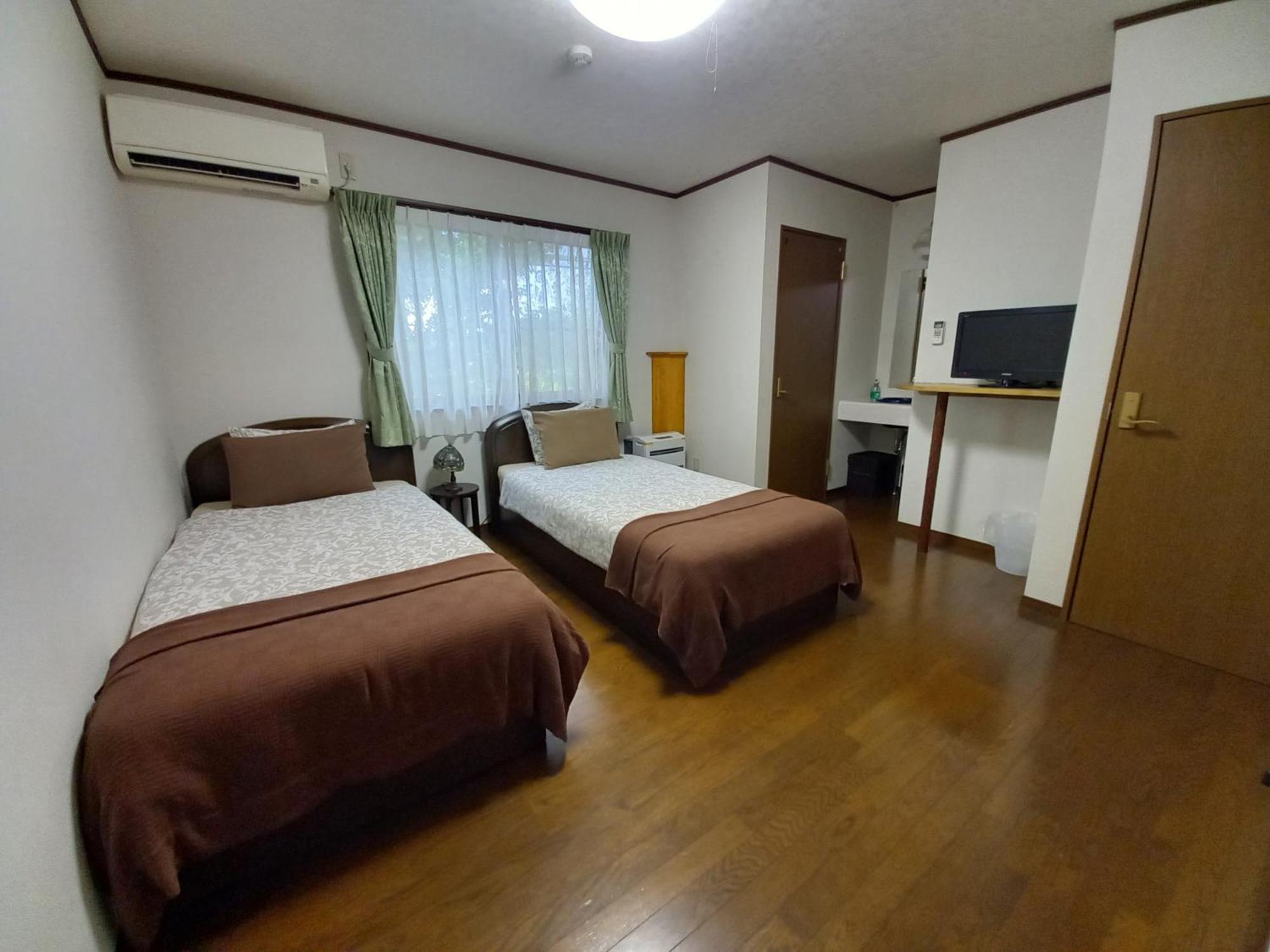 Hakuba Powder Lodge Taketombo Exterior photo